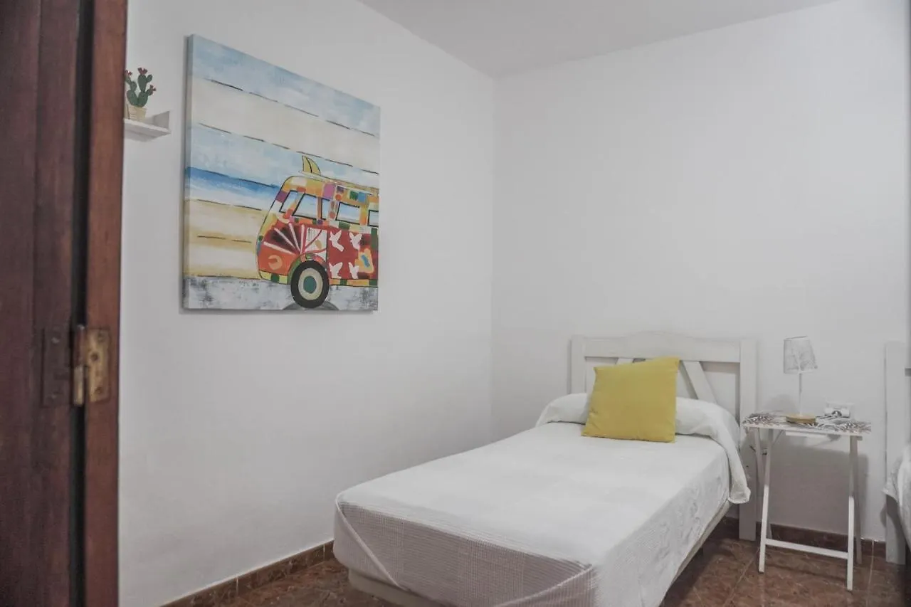 מלון לוס כריסטיאנוס Banana Surf House ספרד