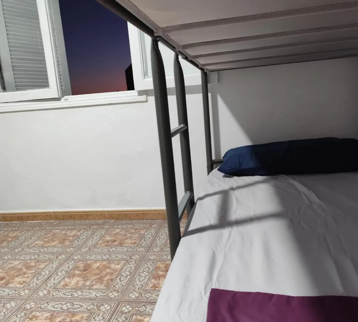 מלון לוס כריסטיאנוס Banana Surf House 0*,  ספרד